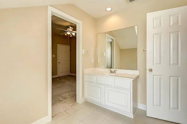 $4,300 | 5715 Sapphire Vista Lane, Houston, TX 77041