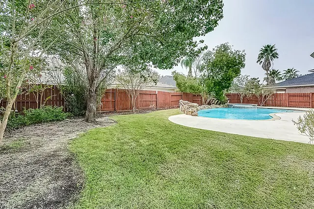 $4,300 | 5715 Sapphire Vista Lane, Houston, TX 77041