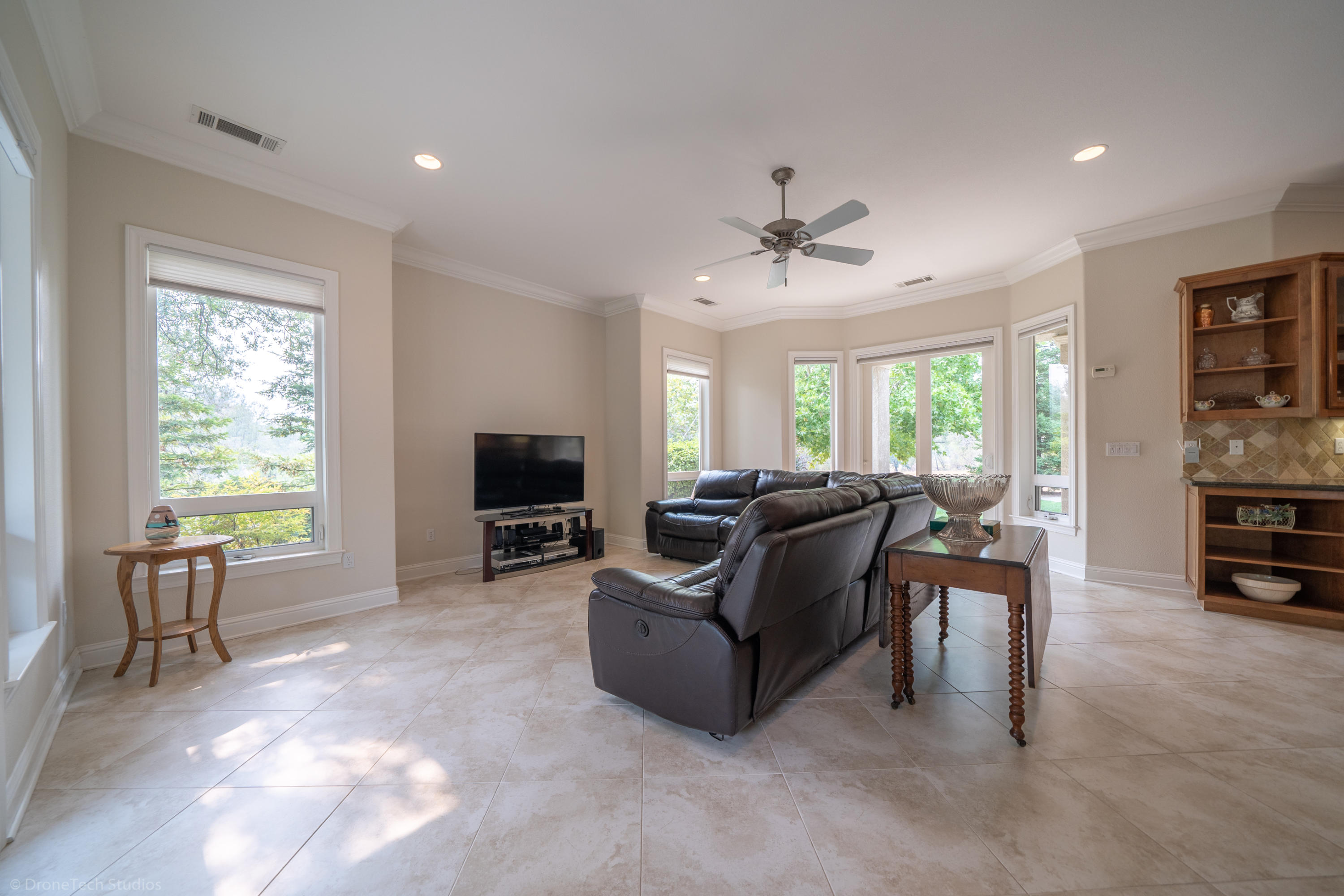 13198 Tierra Heights Road Redding, CA 96003 - Photo 40 of 102 !
