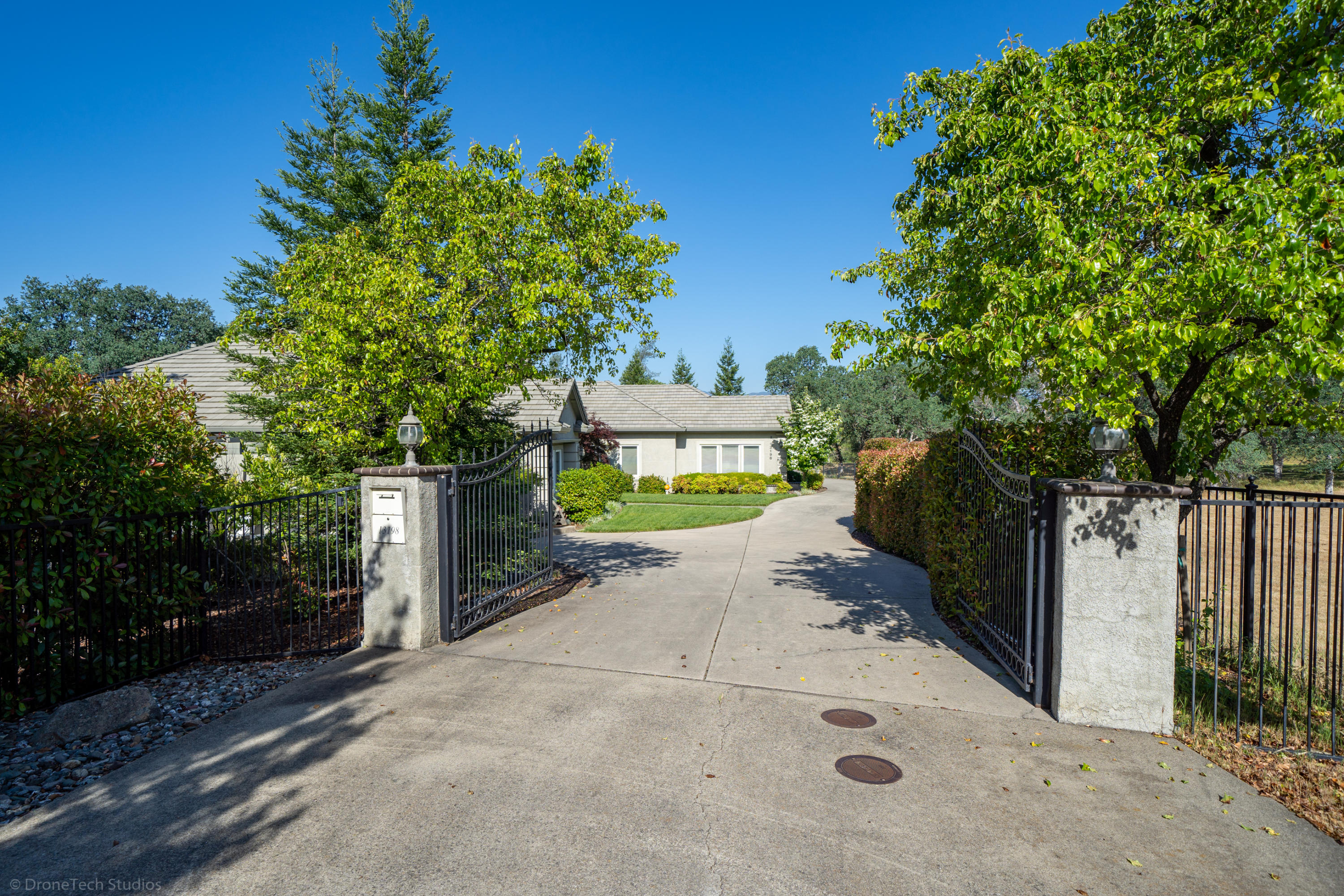 13198 Tierra Heights Road Redding, CA 96003 - Photo 58 of 102 !