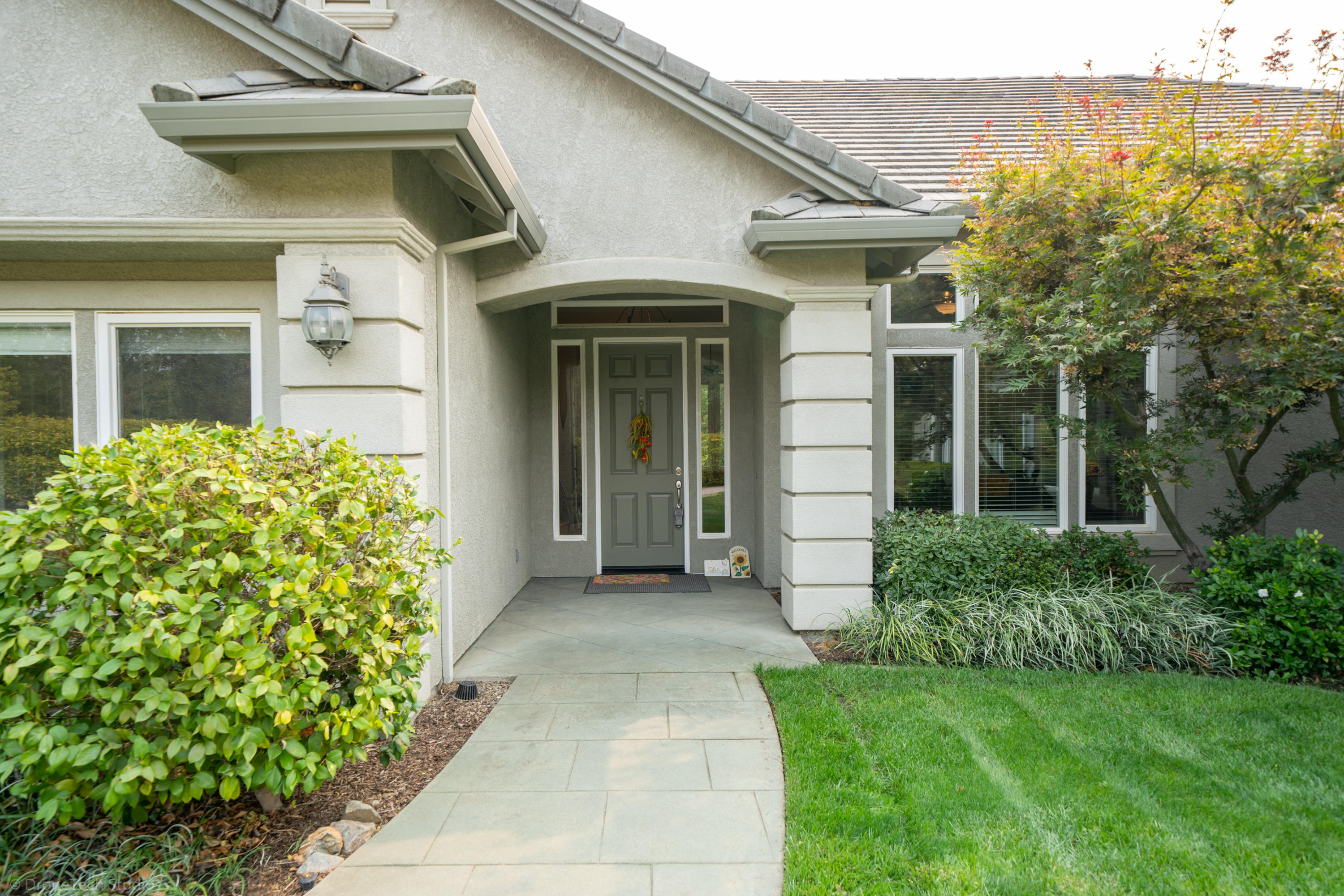 13198 Tierra Heights Road Redding, CA 96003 - Photo 7 of 102 Front Entry