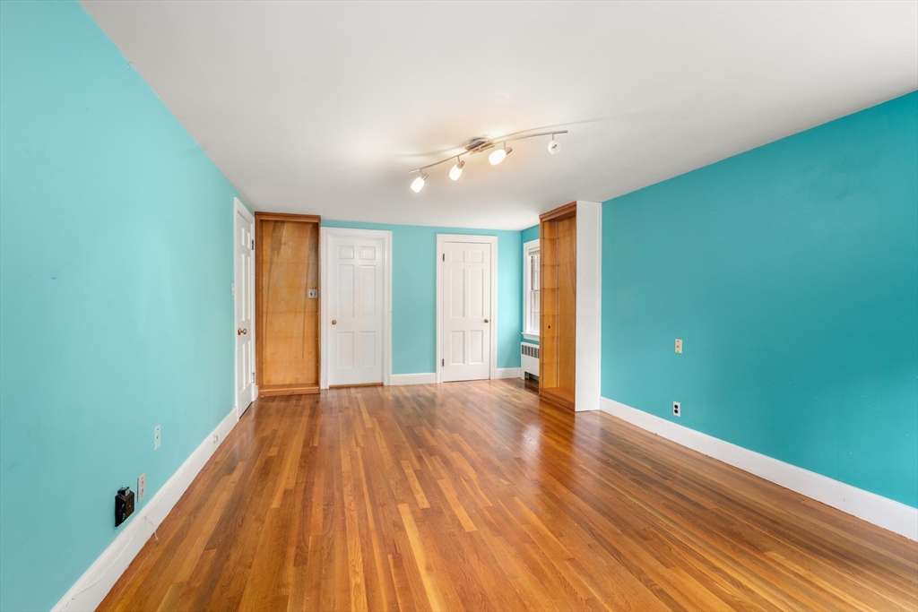 65 Kirkstall Road Newton, MA 02460 - Photo 13 of 42