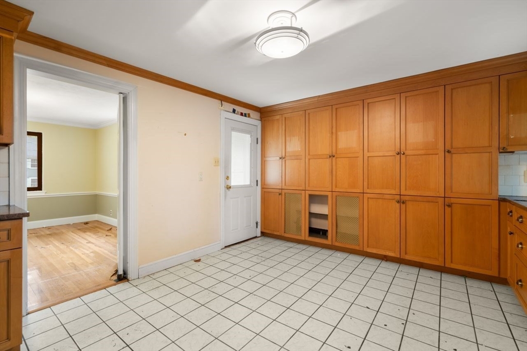 65 Kirkstall Road Newton, MA 02460 - Photo 20 of 42