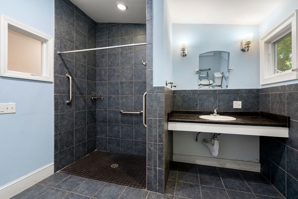 65 Kirkstall Road Newton, MA 02460 - Photo 5 of 42