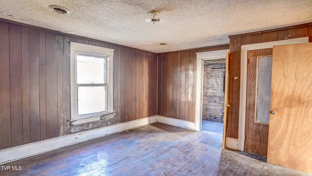 $85,000 | 617 Fairview Street, Bristol, VA 24201