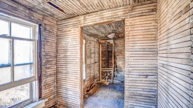 $85,000 | 617 Fairview Street, Bristol, VA 24201