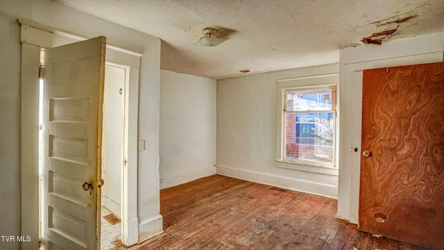 $85,000 | 617 Fairview Street, Bristol, VA 24201