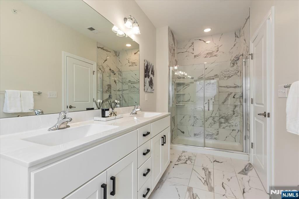 102 Abbe Road Little Falls, NJ 07424 - Photo 12 of 30