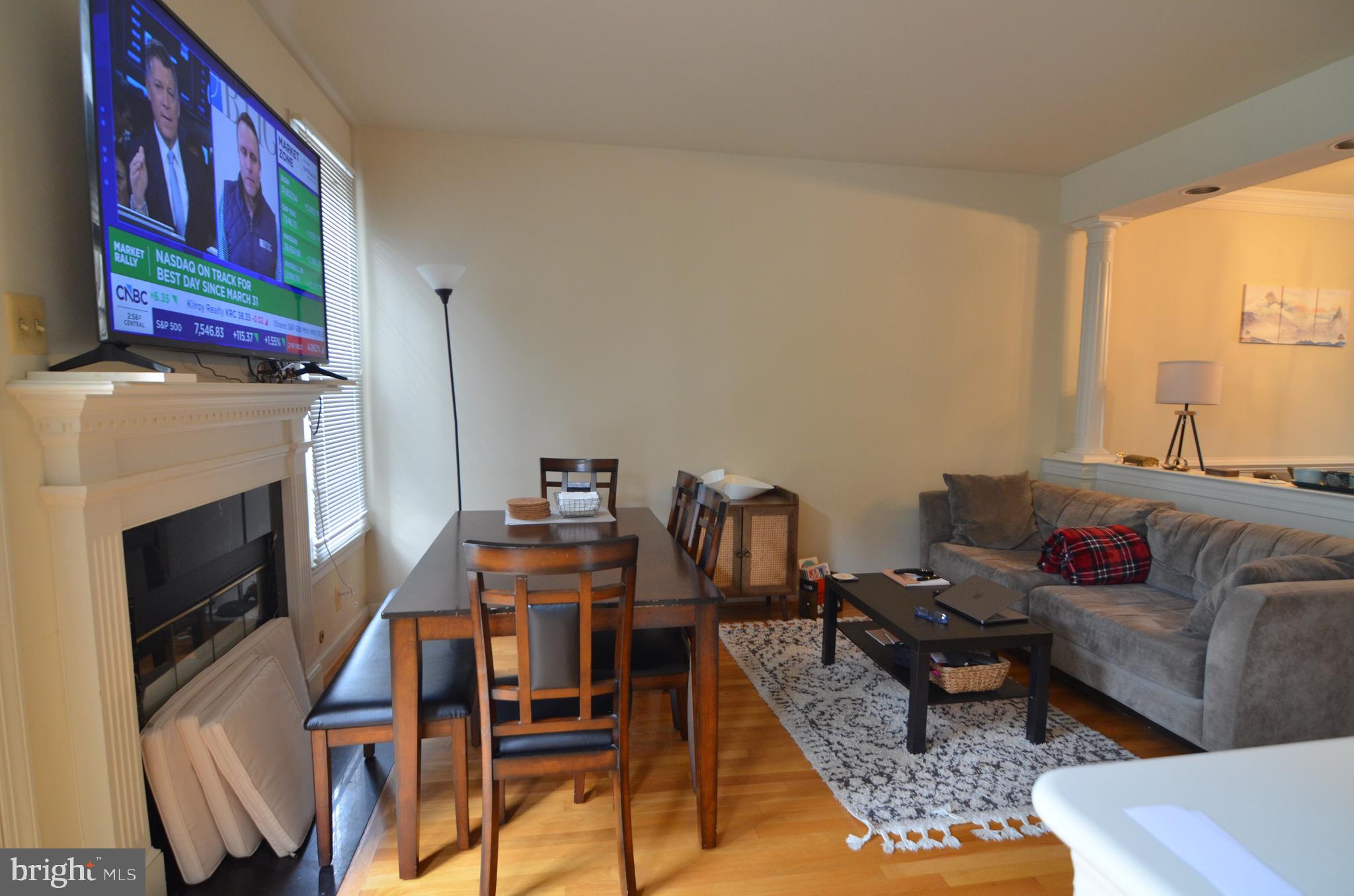 8173 Boss Street Vienna, VA 22182 - Photo 10 of 59 Living room room