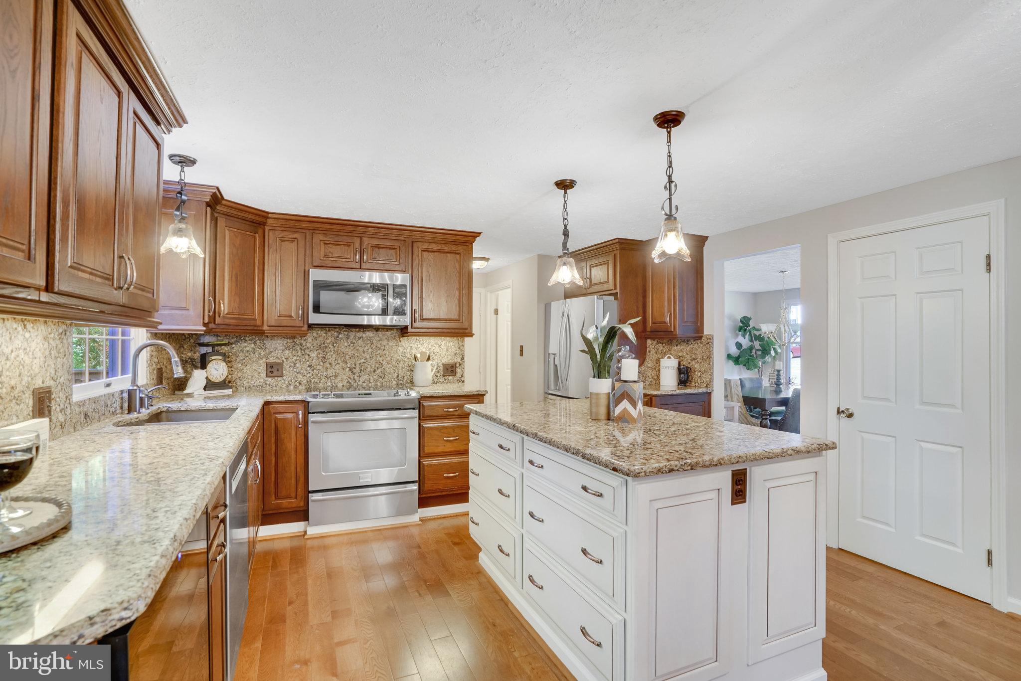 8012 Treasure Tree Court Springfield, VA 22153 - Photo 22 of 69 Tons of Cabinet Space