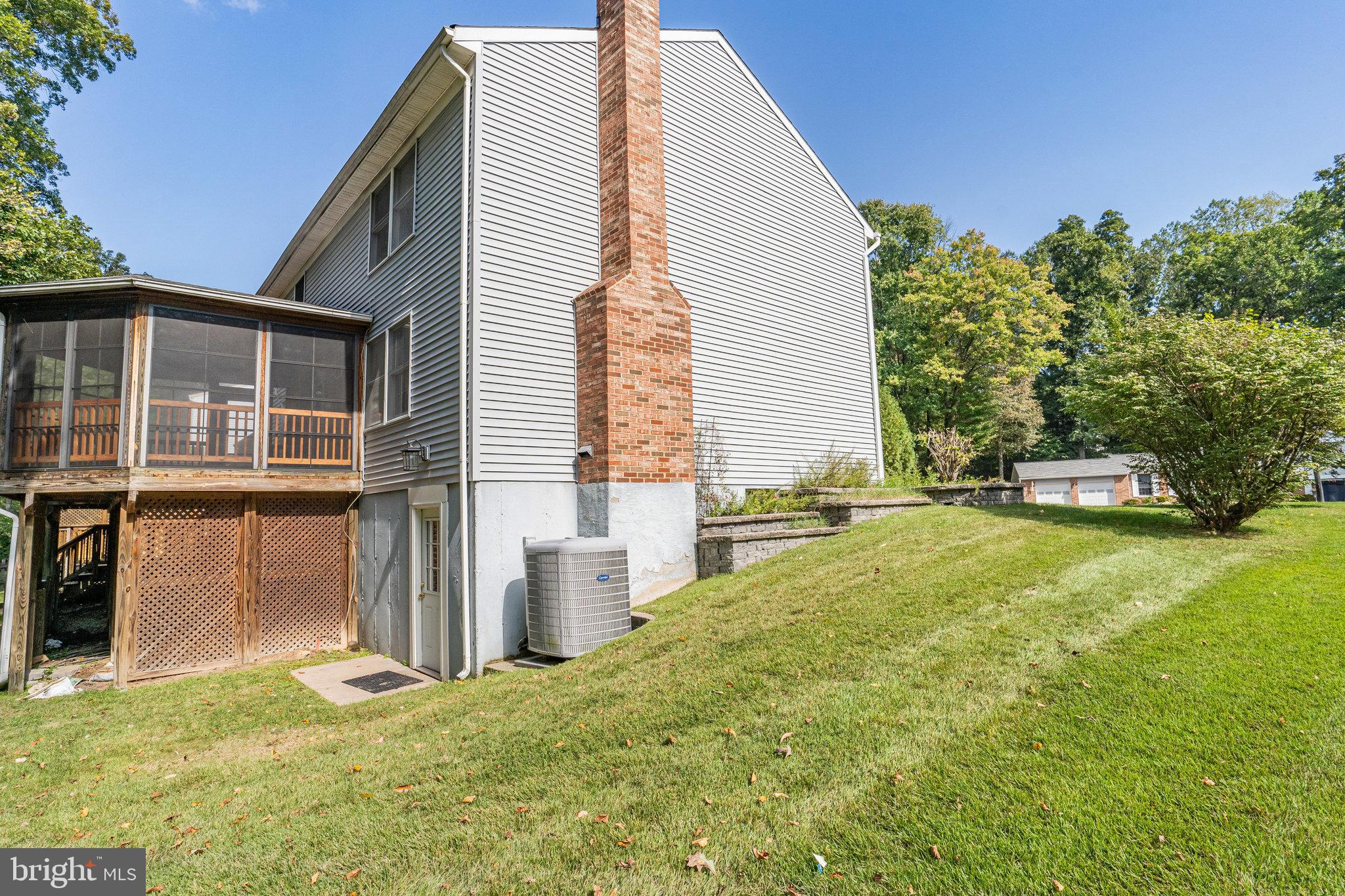 8012 Treasure Tree Court Springfield, VA 22153 - Photo 8 of 69