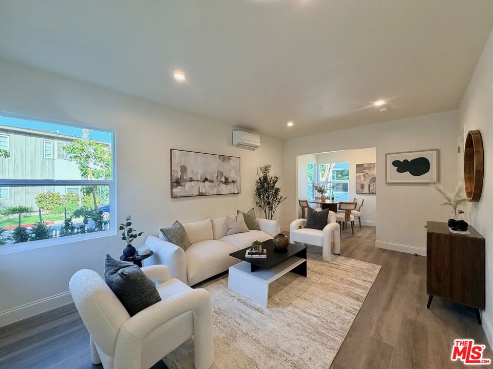 2924 West Riverside Drive Burbank, CA 91505 - Photo 2 of 15 a living room with furniture window and wooden floor