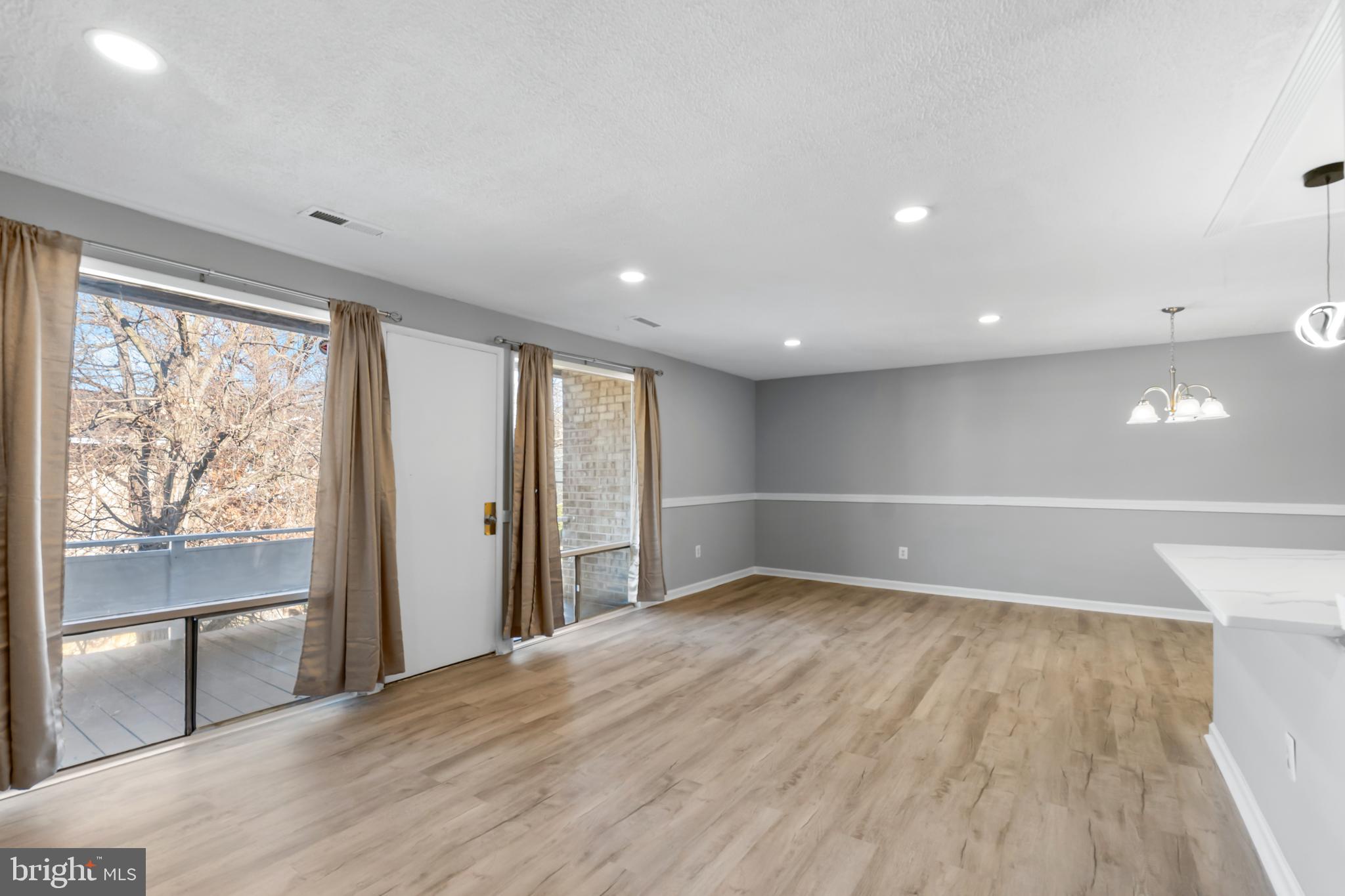 529 Wilson Bridge Drive, Unit 6728 C2 Oxon Hill, MD 20745 - Photo 5 of 24