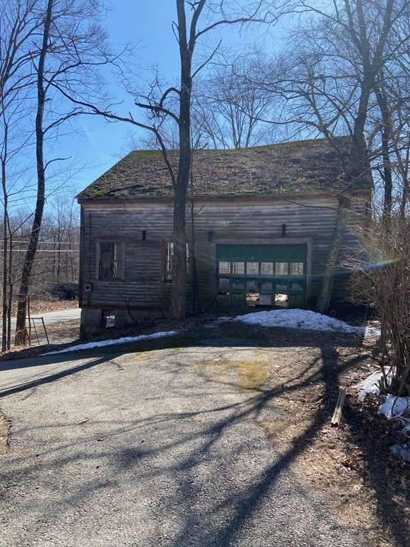 4 Potter Village Road Charlton, MA 01507 - Photo 2 of 22