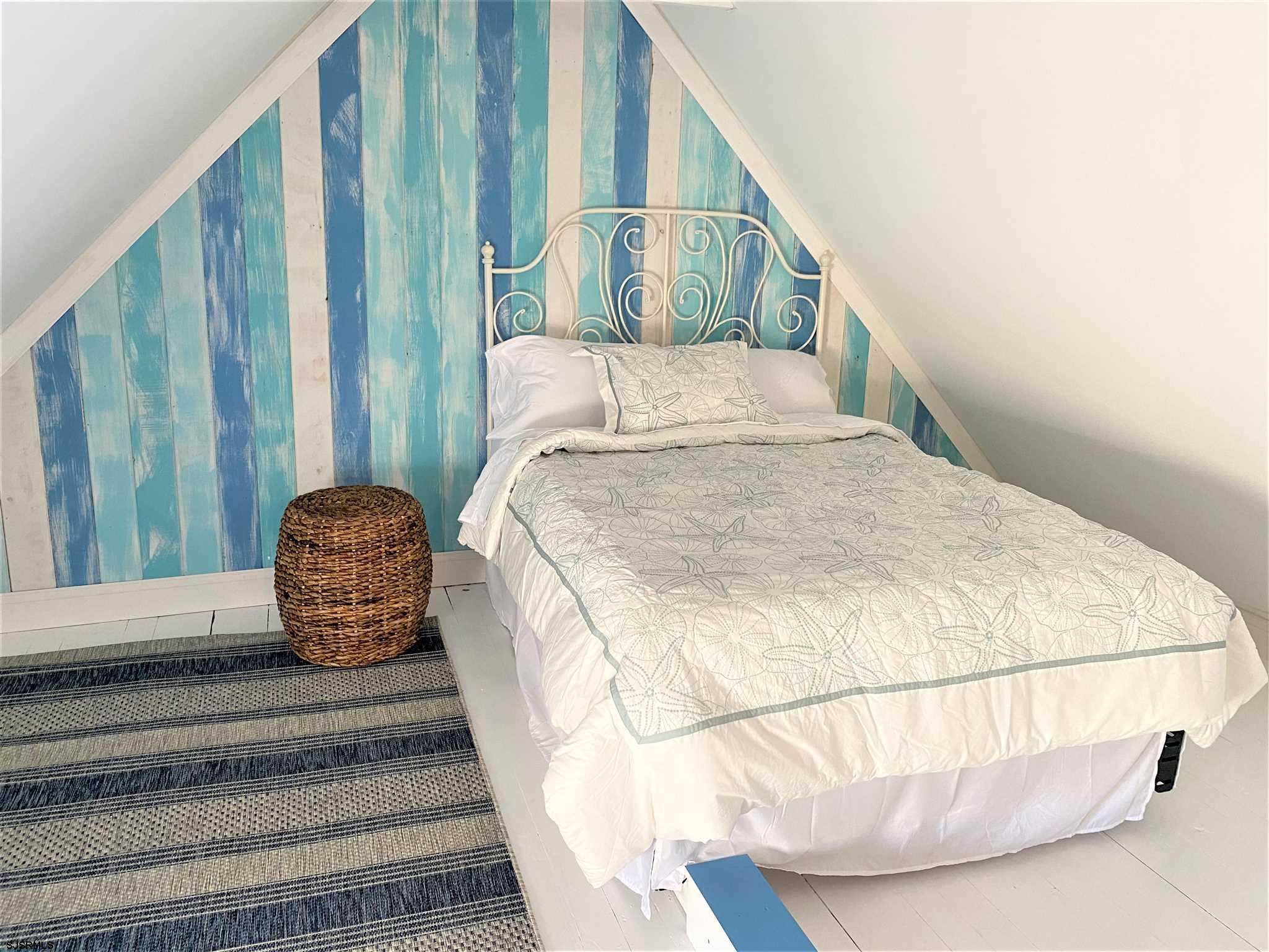 7207 Ventnor Avenue, Unit WINTER RENTAL Ventnor City, NJ 08406 - Photo 19 of 25 a view of entryway