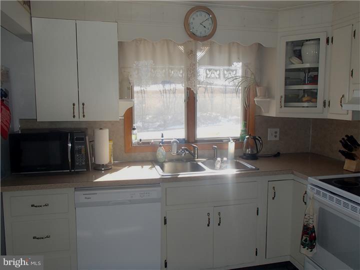 489 Gehman Road Barto, PA 19504 - Photo 2 of 25 Gallery Image 2