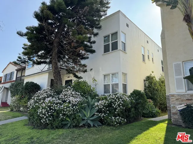 $1,150,000 | 2722 West 43rd Place, Los Angeles, CA 90008
