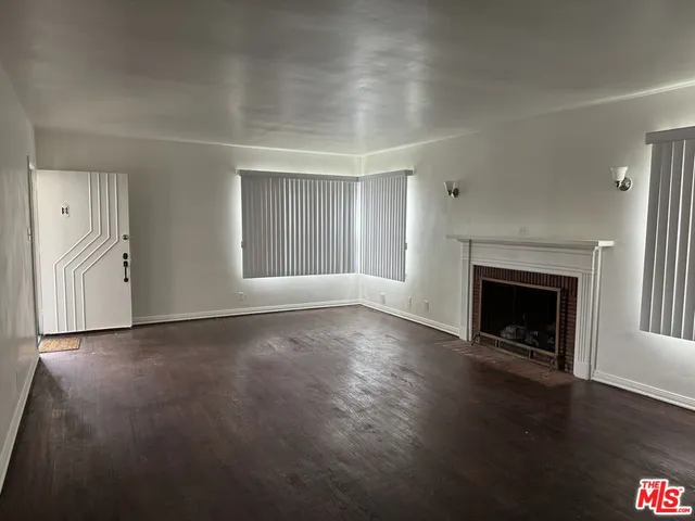 $1,150,000 | 2722 West 43rd Place, Los Angeles, CA 90008