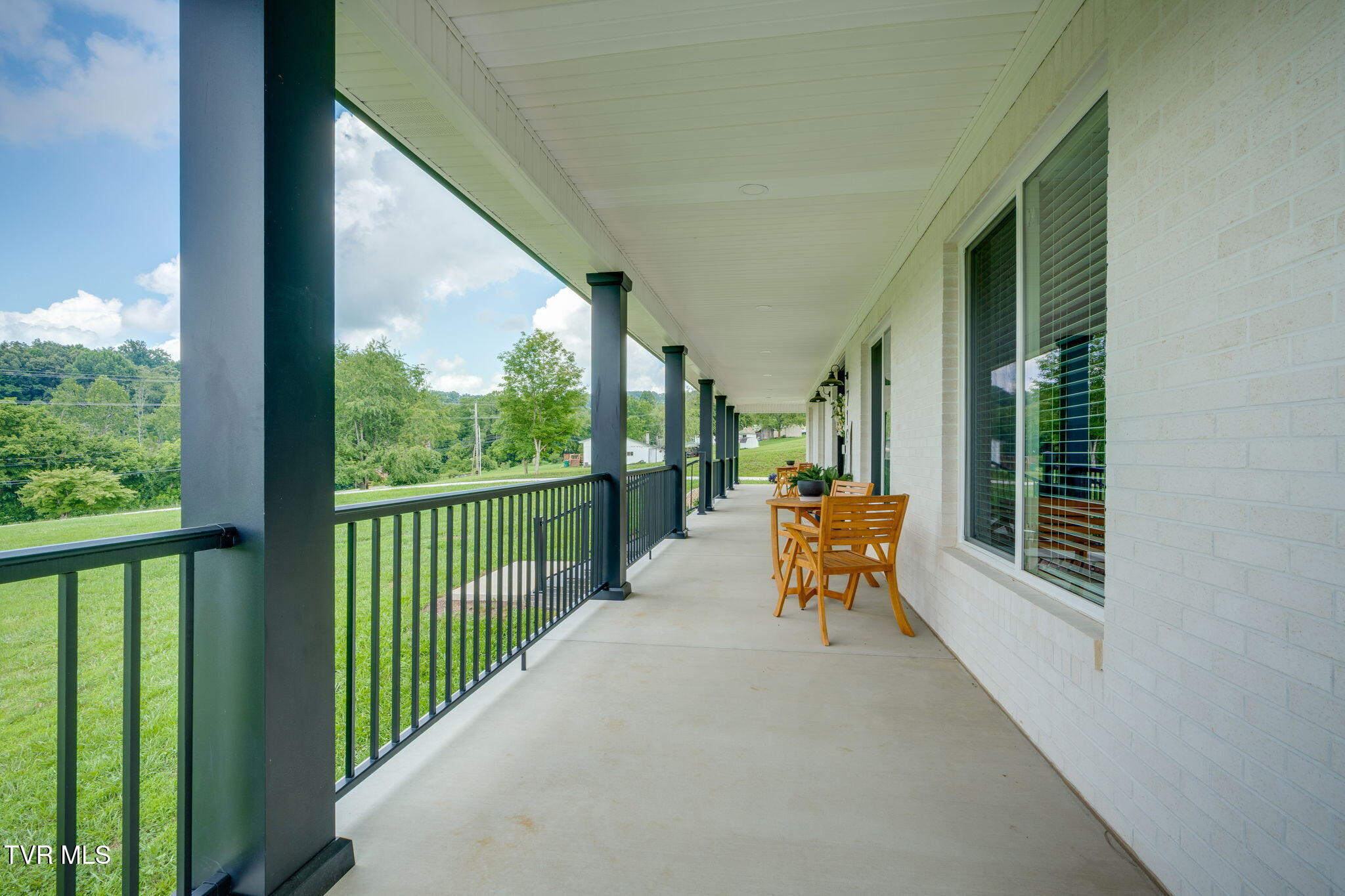 719 Fall Creek Road Blountville, TN 37617 - Photo 5 of 46 001