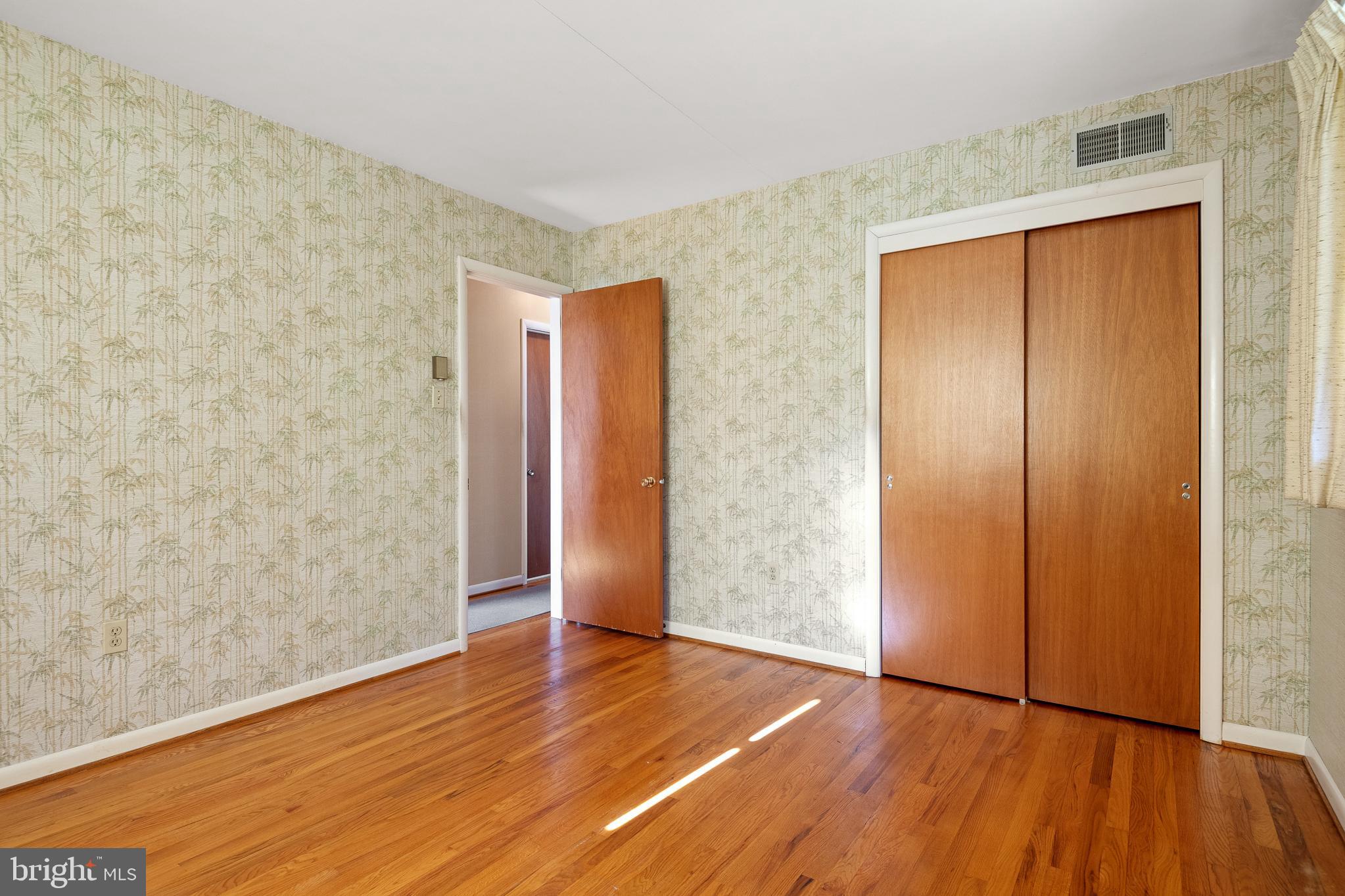 1035 Devonshire Road Lancaster, PA 17601 - Photo 6 of 38 Gallery Image 6
