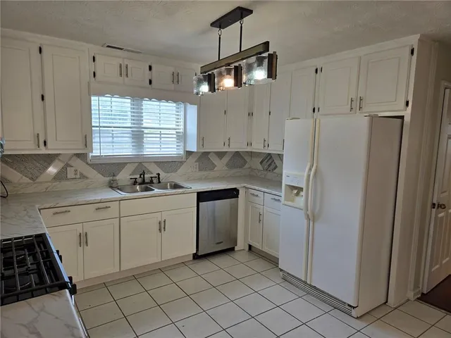 $2,200 | 3243 Oak Vista Way Southwest, Lawrenceville, GA 30044