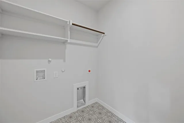 $2,400 | 413 Rose Avenue, Cleburne, TX 76033