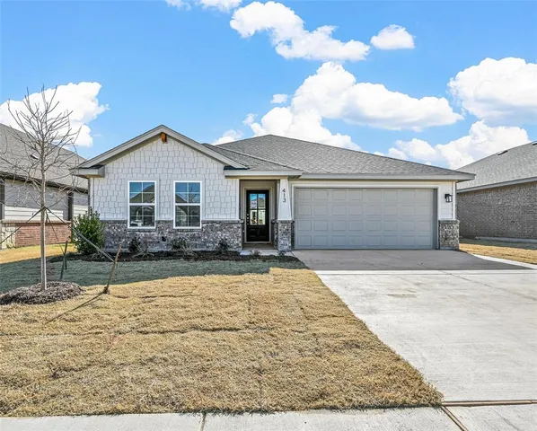 $2,400 | 413 Rose Avenue, Cleburne, TX 76033