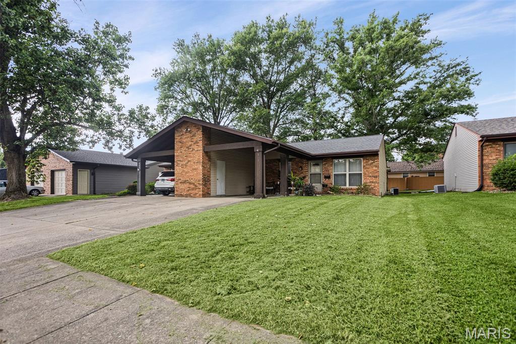 809 White Oak Drive O'Fallon, IL 62269 - Photo 3 of 16