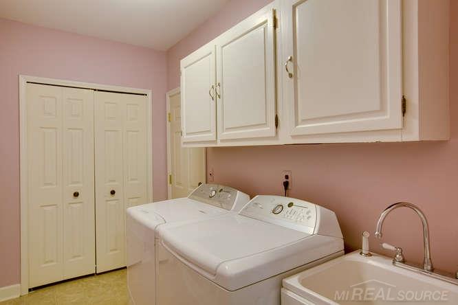 560 Pinehurst Drive Rochester Hills, MI 48309 - Photo 15 of 31