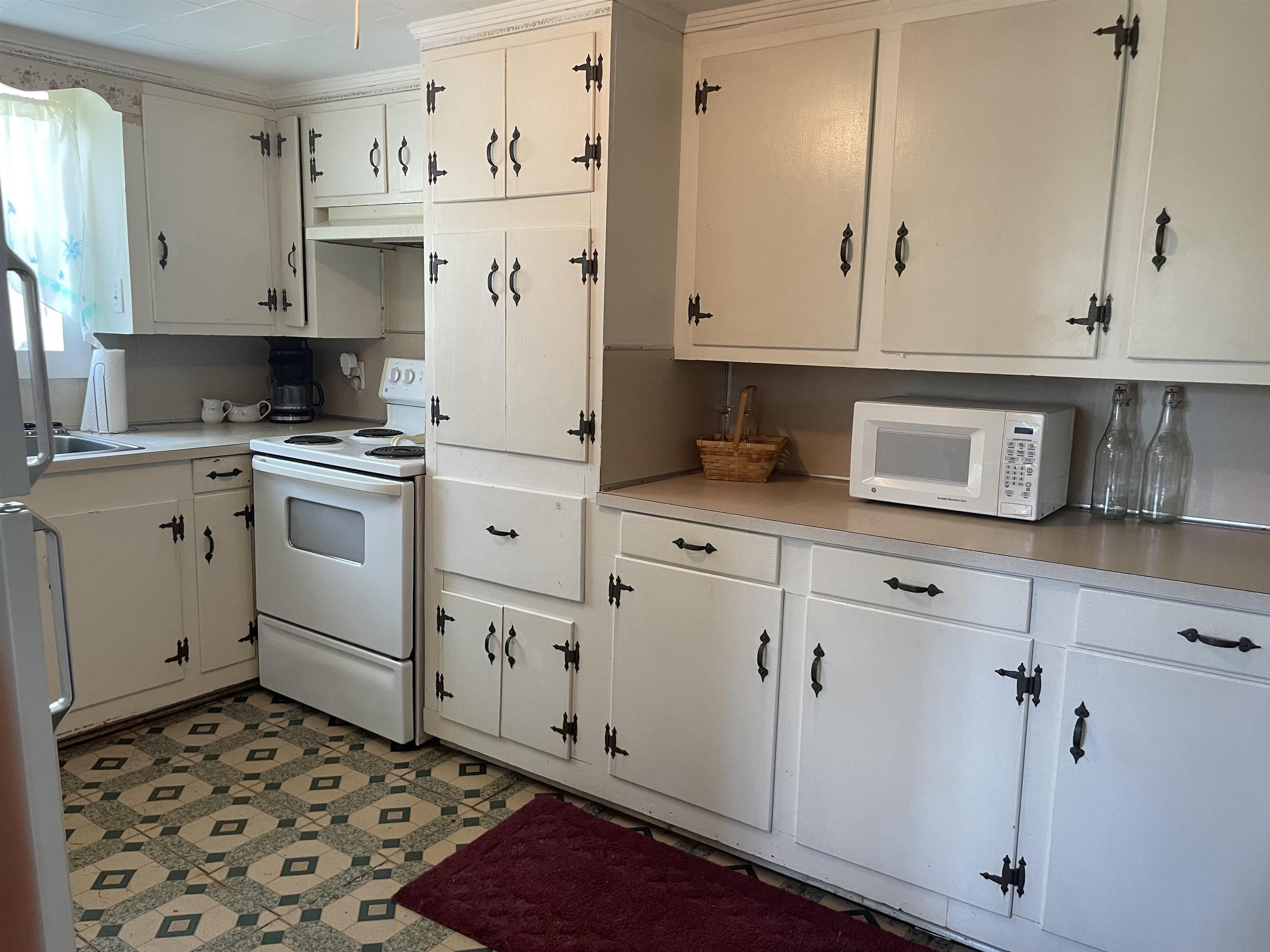 10673 Jack Springs Road Atmore, AL 36502 - Photo 6 of 14 Kitchen
