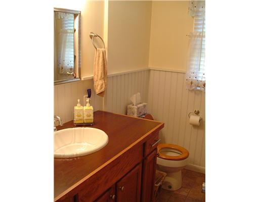 22 Viceroy Road Warwick, RI 02886 - Photo 8 of 12 Bathroom.