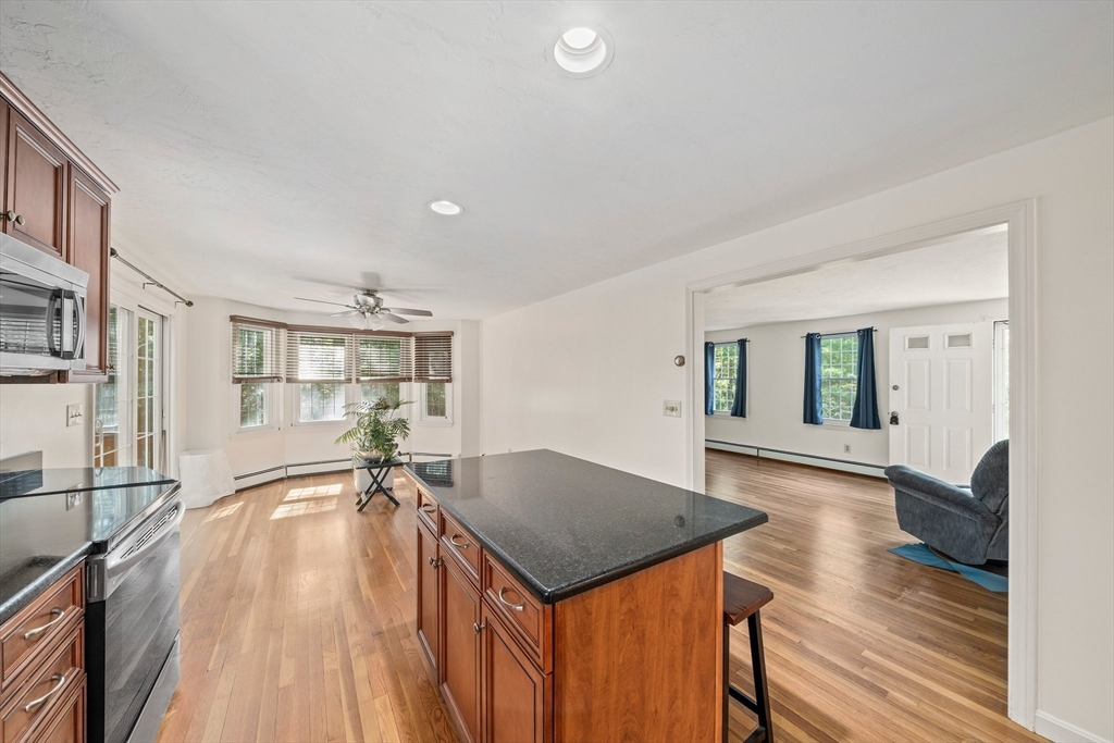73 Jordan Road Plymouth, MA 02360 - Photo 4 of 41 Gallery Image 4