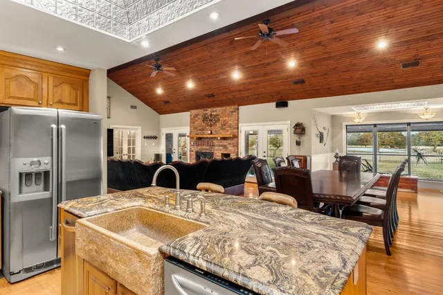 $1,350,000 | 19781 Farm To Market 47, Wills Point, TX 75169