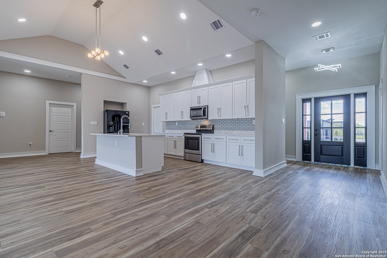 16923 Rancho Escondido Atascosa, TX 78002 - Photo 4 of 35