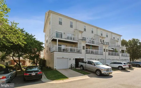 $639,900 | 327 Cross Green Street, Unit 327B, Gaithersburg, MD 20878