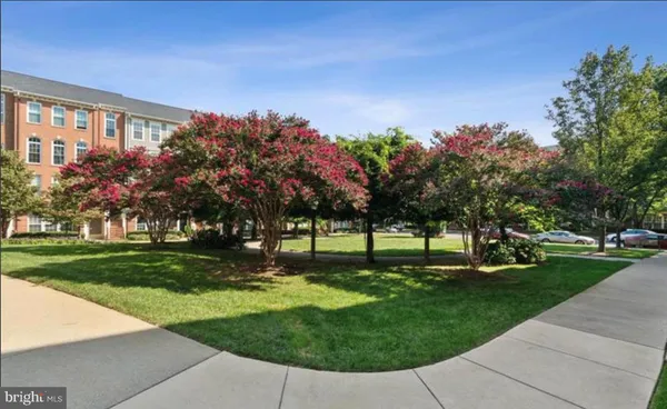 $639,900 | 327 Cross Green Street, Unit 327B, Gaithersburg, MD 20878
