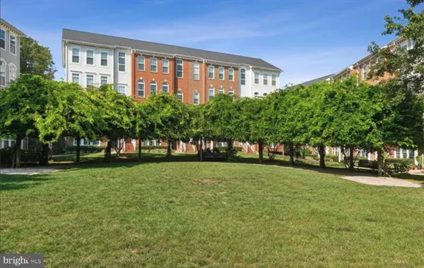 $639,900 | 327 Cross Green Street, Unit 327B, Gaithersburg, MD 20878