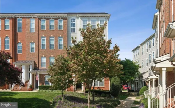 $639,900 | 327 Cross Green Street, Unit 327B, Gaithersburg, MD 20878