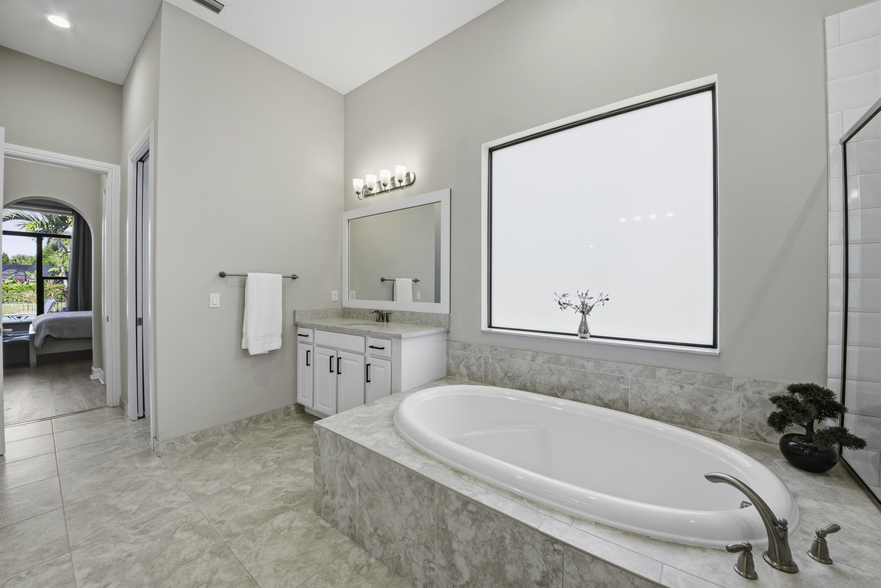 8644 Grand Prix Lane Boynton Beach, FL 33472 - Photo 15 of 59 Soaking Tub