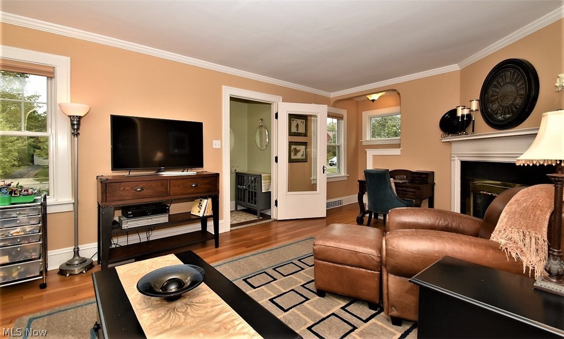 2460 Eaton Road Cleveland, OH 44118 - Photo 3 of 18 Gallery Image 3