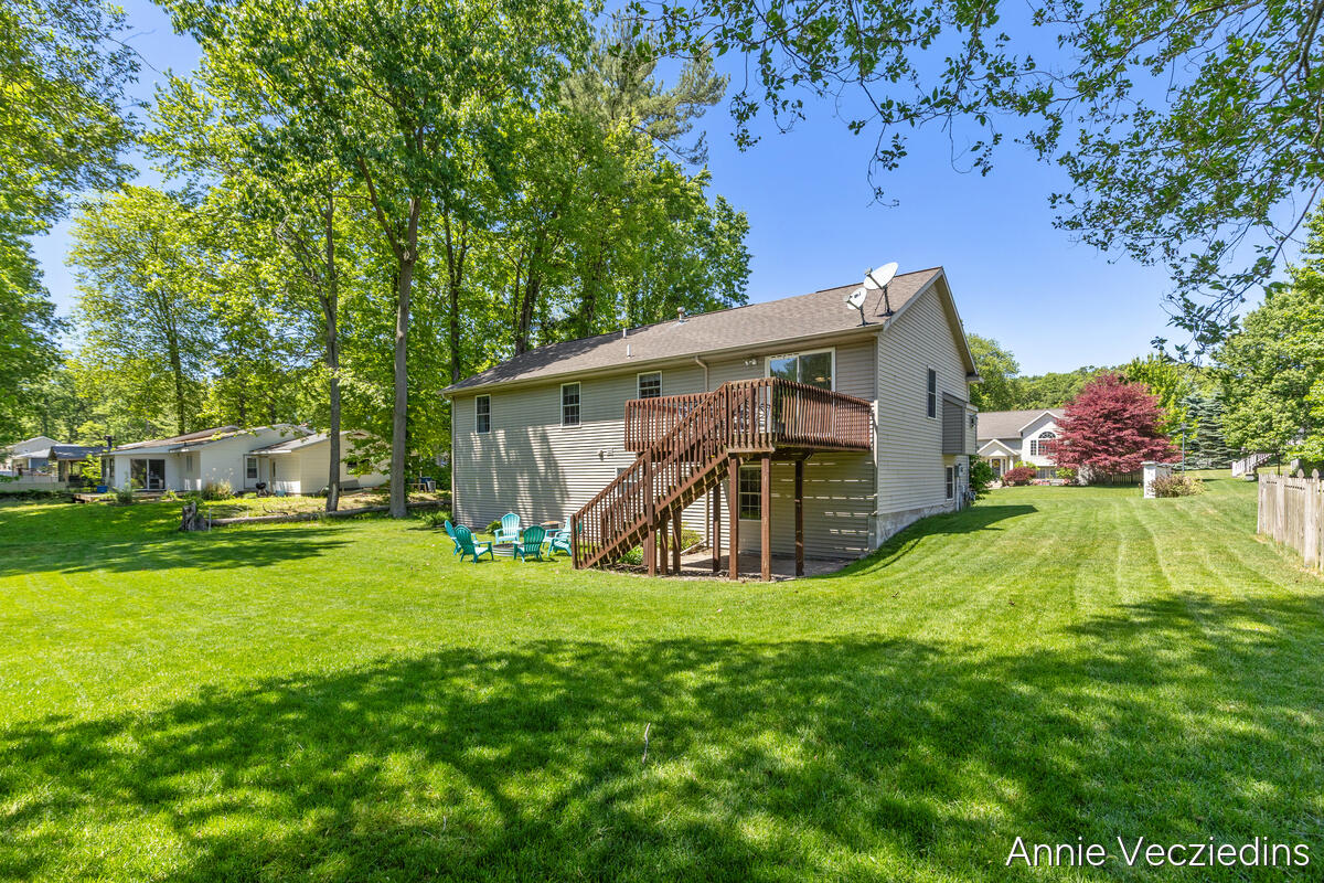 15096 Oakland Street Spring Lake, MI 49456 - Photo 30 of 41 15096-Oakland_035