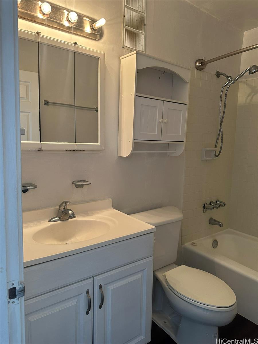 5210 Likini Street, Unit 406 Honolulu, HI 96818 - Photo 11 of 22