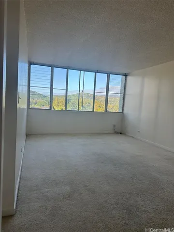 $2,400 | 5210 Likini Street, Unit 406, Honolulu, HI 96818