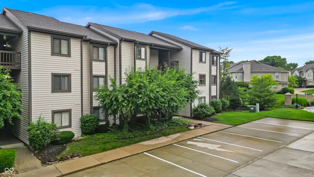 $165,000 | 8176 Shorewalk Drive, Unit C, Indianapolis, IN 46236