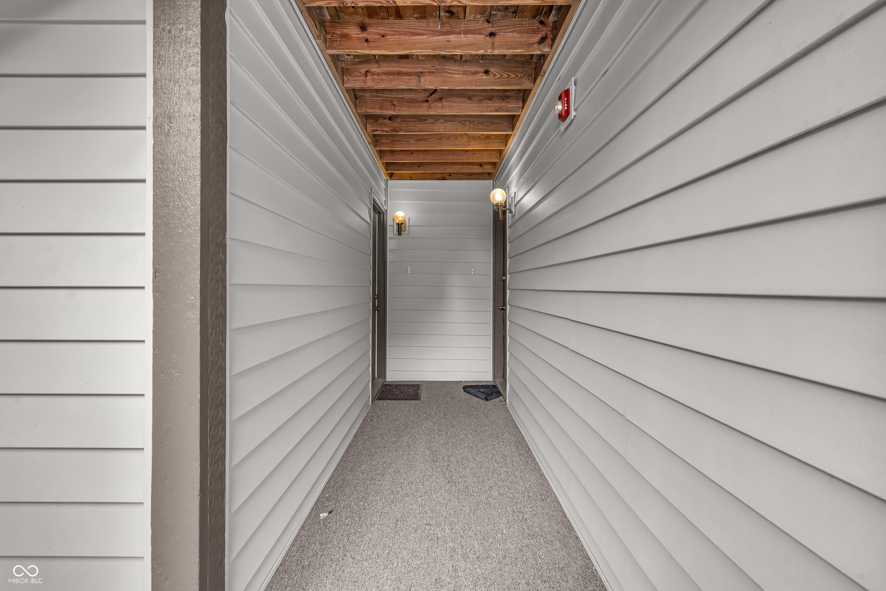 8176 Shorewalk Drive, Unit C Indianapolis, IN 46236 - Photo 3 of 29