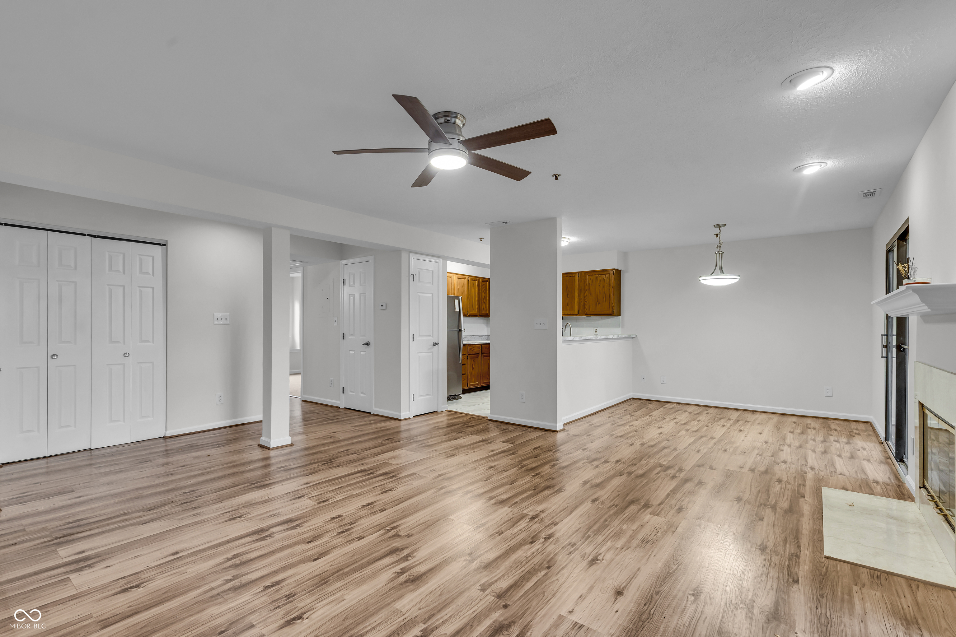 8176 Shorewalk Drive, Unit C Indianapolis, IN 46236 - Photo 8 of 29