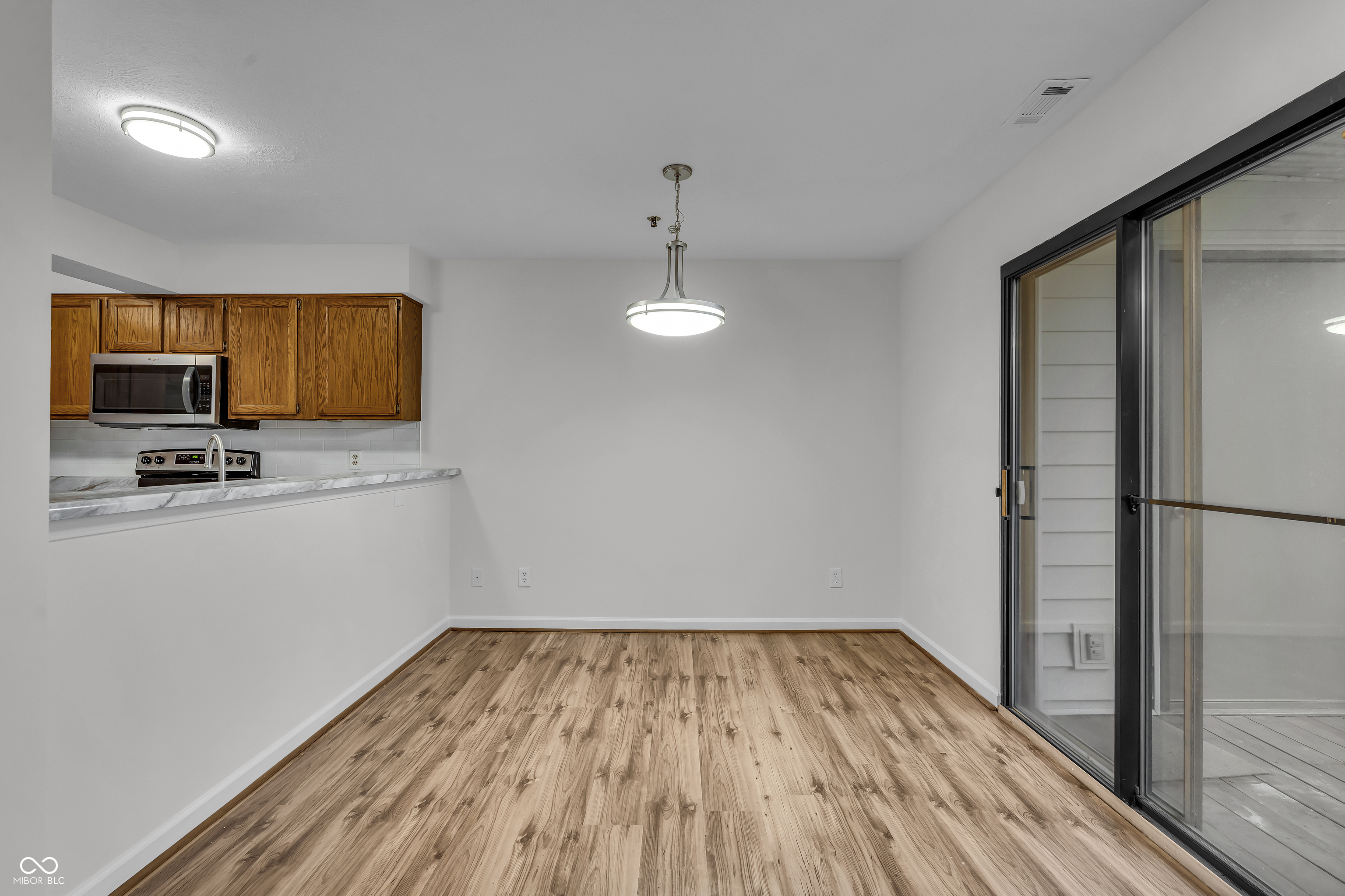 8176 Shorewalk Drive, Unit C Indianapolis, IN 46236 - Photo 9 of 29