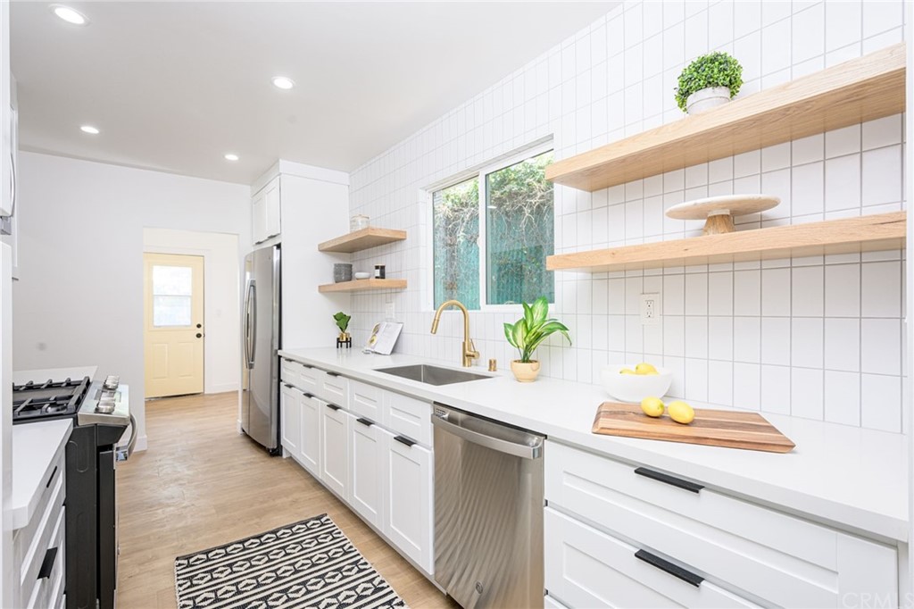 6116 Springvale Drive Los Angeles, CA 90042 - Photo 7 of 26