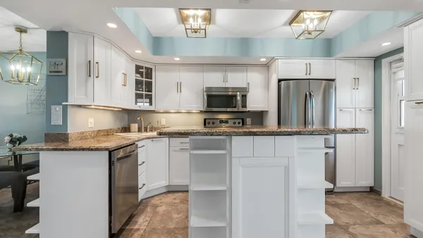 $3,200 | 2200 Northeast 33rd Avenue, Unit 10K, Fort Lauderdale, FL 33305