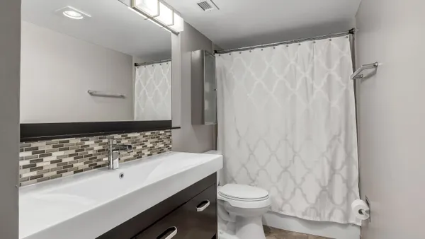 $3,200 | 2200 Northeast 33rd Avenue, Unit 10K, Fort Lauderdale, FL 33305